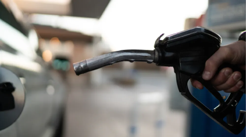 Ahorrar dinero en combustible al alquilar un coche: Consejos para viajeros en fuerteventura